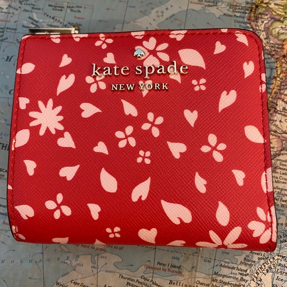 kate spade Handbags - NWT Kate Spade ♠️ Bifold Wallet Staci Love Posie